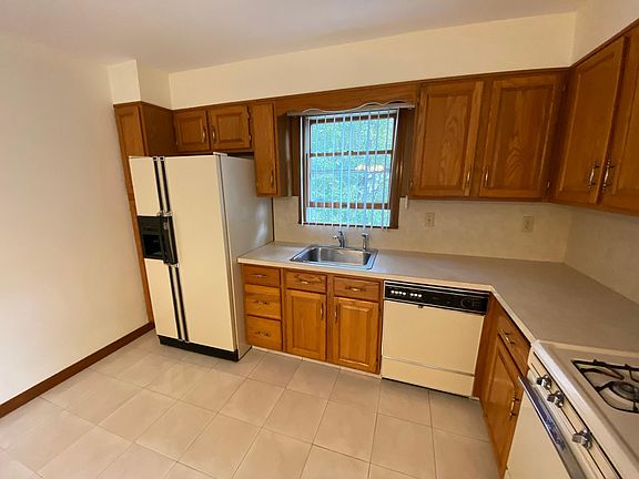 2nd image of 120 Columbus Ave Floor 2