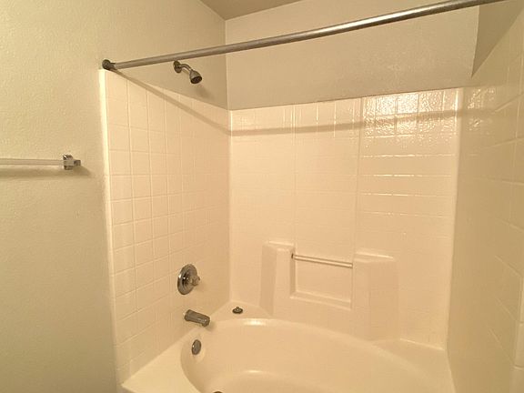 5th image of 3709 Littleleaf Dr APT D