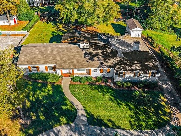 3rd image of 100 N Holden Rd
