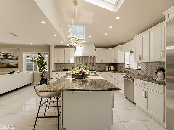 5th image of 7726 W 79th St