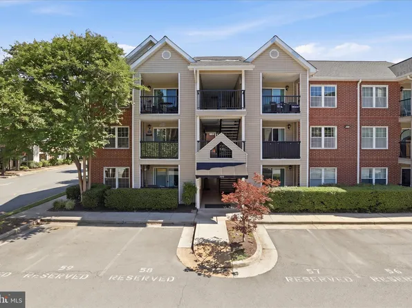 3306 Wyndham Cir APT 331, Alexandria, VA 22302