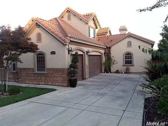 2nd image of 3828 Saint Julien Way