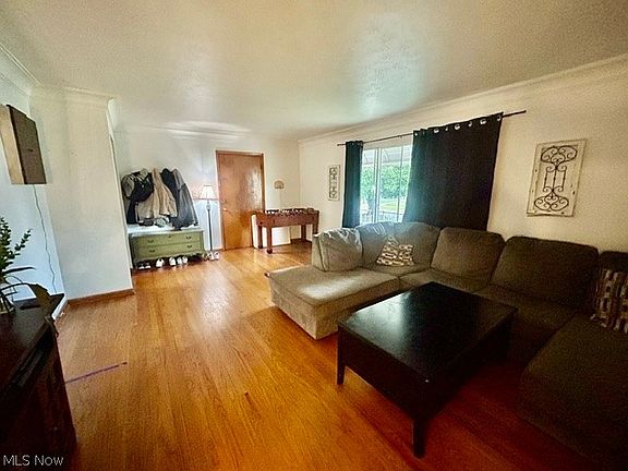 4th image of 7414 Dorothy Ave