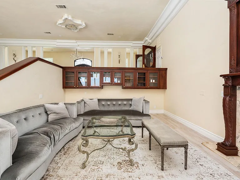 14215 Killarney Dr — Photo 30