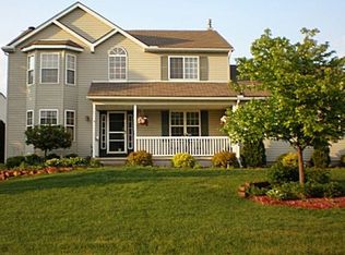 4020 Forest Edge Dr, Commerce Twp, MI