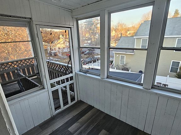 2nd image of 90 Oakland Ave