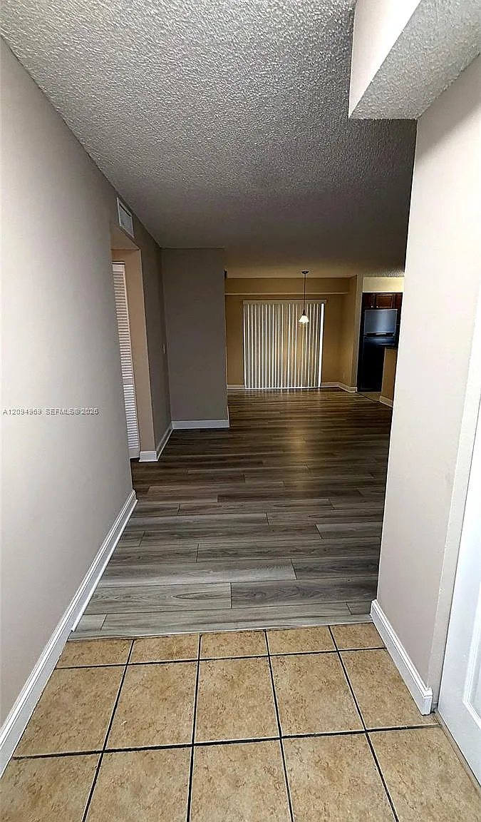 South Palm Place Condo — Photo 4