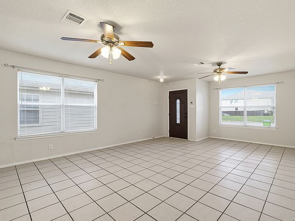 3rd image of 7718 Cavern Hill