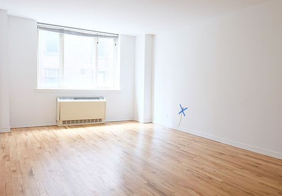 5th image of 316 E 63rd St APT 3F
