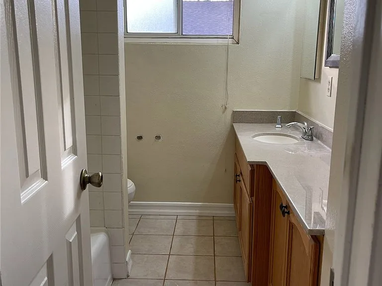 1316 1/2 W Valencia Dr — Photo 7