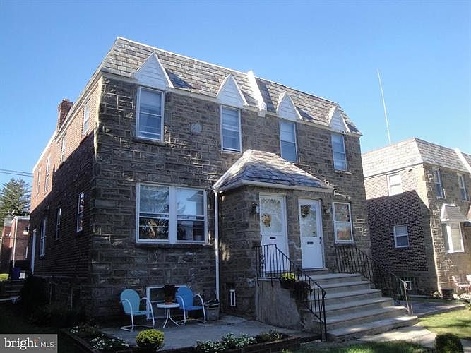 1st image of 921 E Slocum St