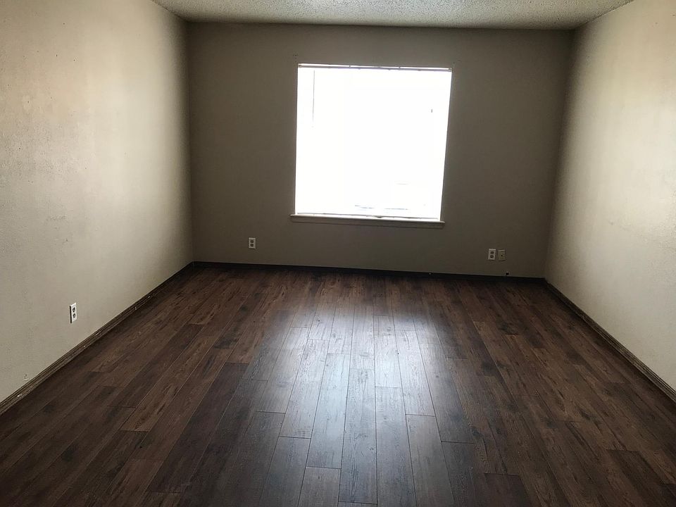 2nd image of 205 Brian Rd