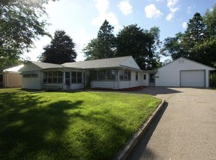 624 Pine St, Mukwonago, WI 53149