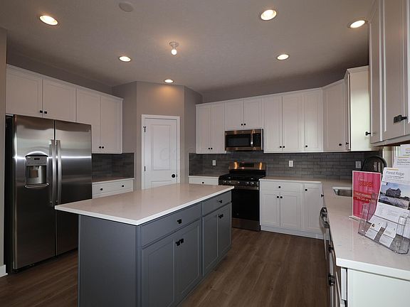 5th image of 301 Reign Way