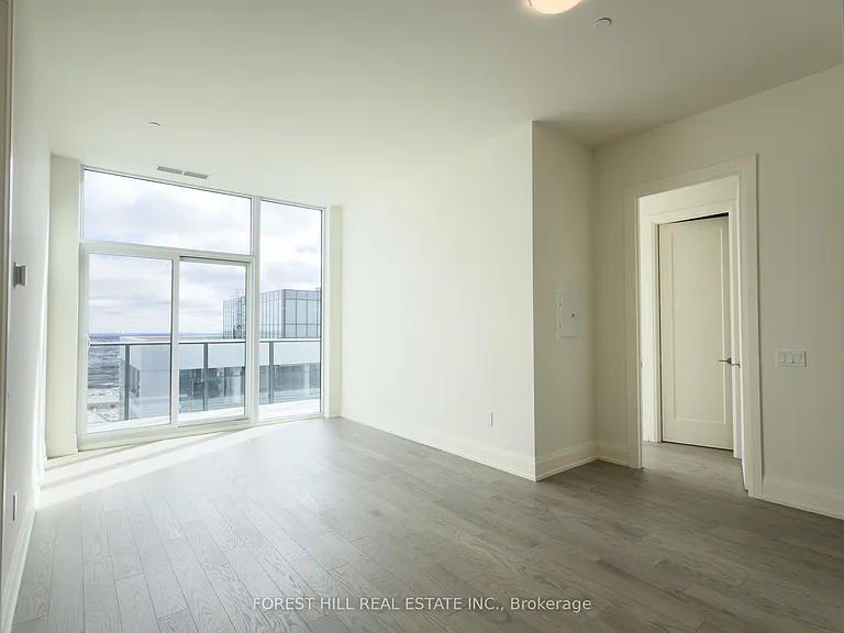 27 Korda Gate #Penthouse 108 — Photo 10