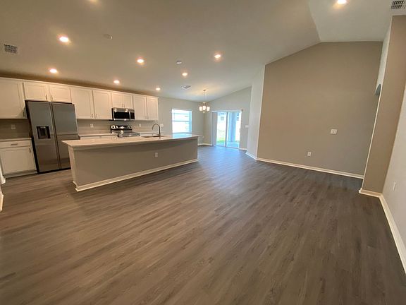 3rd image of 1304 Mountain Flower Ln