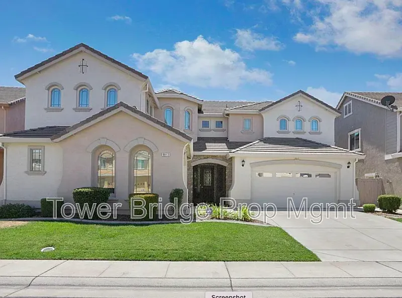 9813 Shanelyn Way