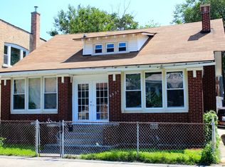 2521 E 72nd Pl, Chicago, IL 60649