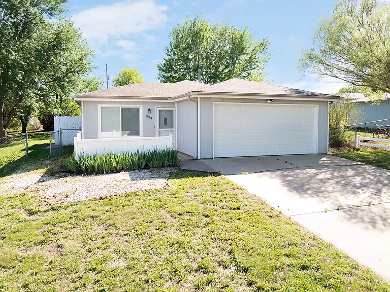 302 Appaloosa Trl — Photo 1