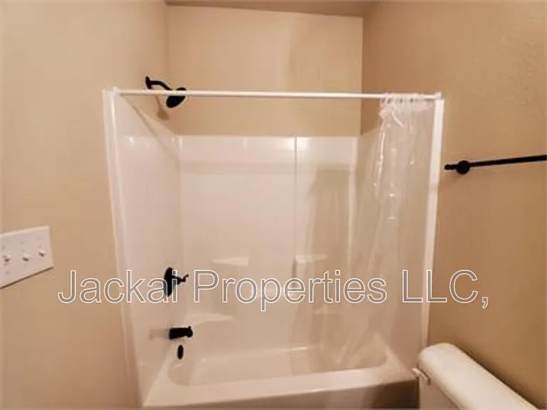 214 N Ricketts St — Photo 4