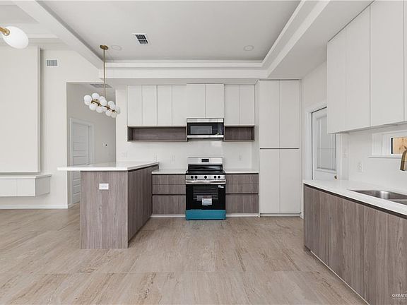 4th image of 1502 Samara Ave #2C