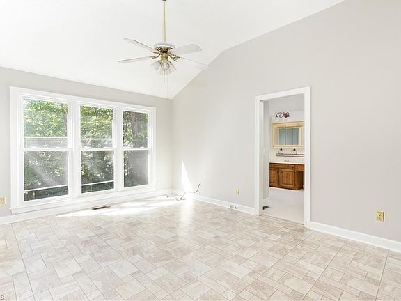 4th image of 4903 Hickory Woods Dr