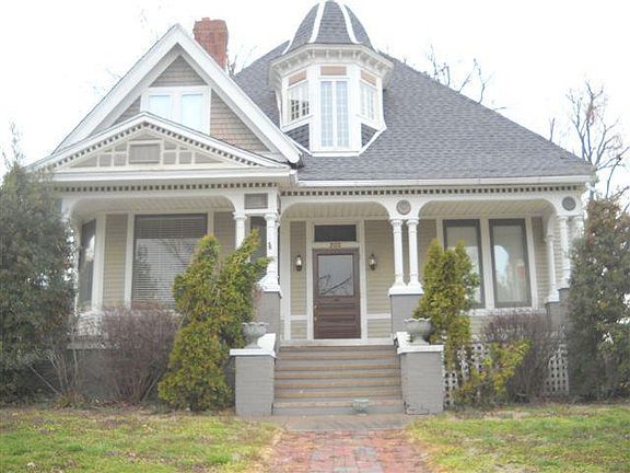 Large Open Kitchen
						:
						The kitchen features granite counter tops and stainless steel appliances