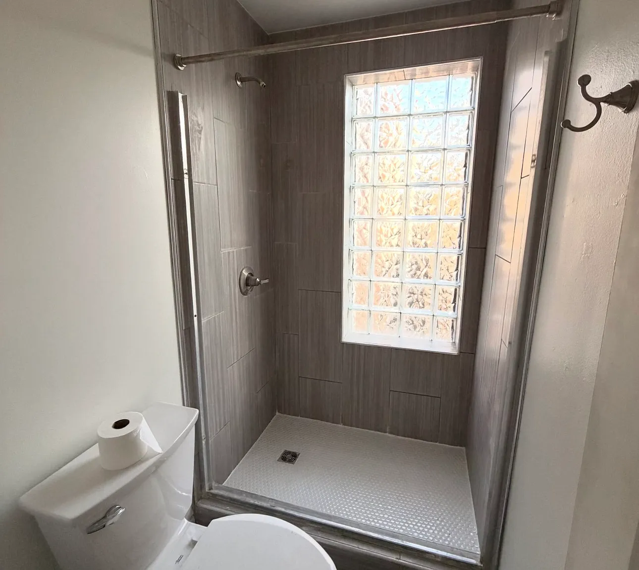 3 bed, 1500 sqft, $2,775 — Photo 2