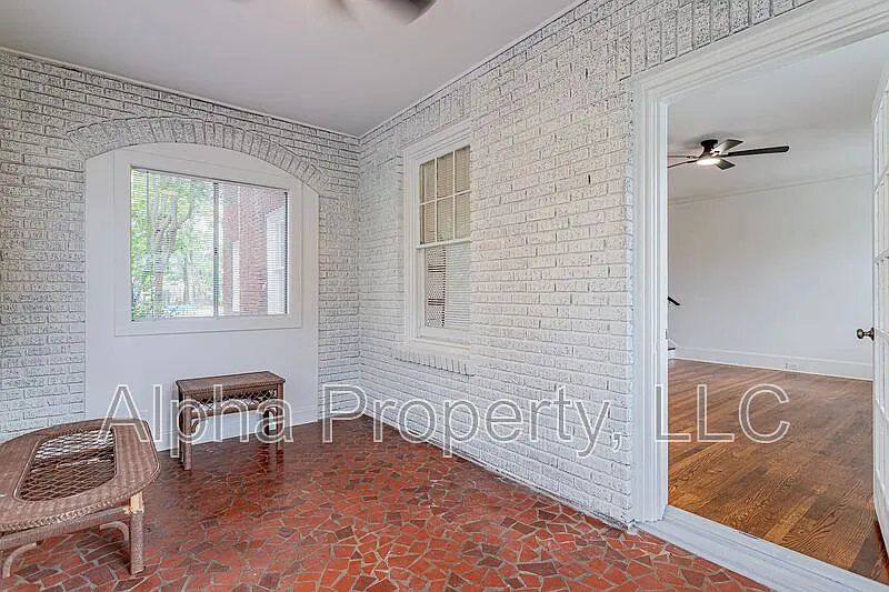 3 bed, 1.5 bath, 1800 sqft, $2,150 — Photo 3
