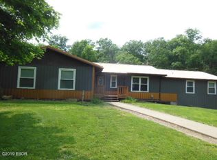 663 Buttonwood Rd, Xenia, IL 62899