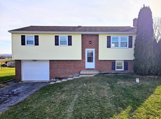 4 Skyview Ln, Lititz, PA 17543
