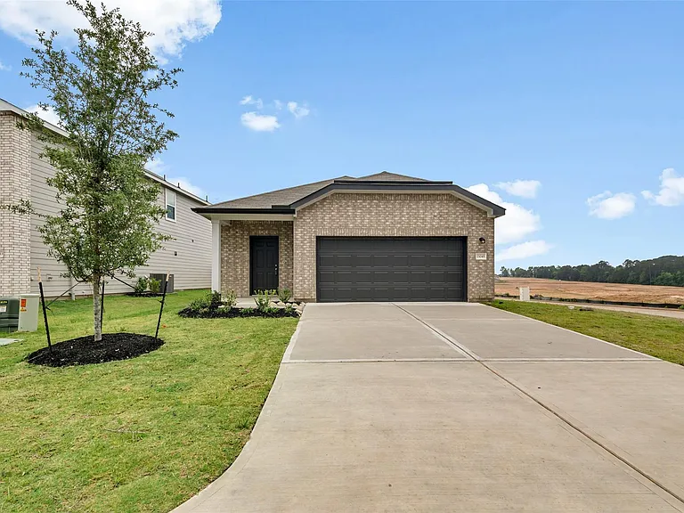15049 Ronan Dr — Photo 1