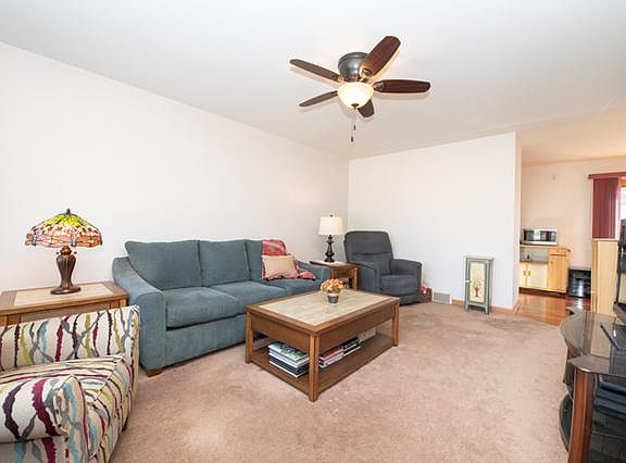3rd image of 2737 Varonen Ave