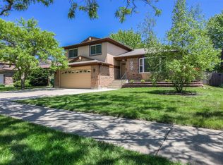 675 Longtree Dr, Wheeling, IL 60090