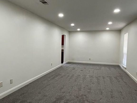 5th image of 208 Lake Village Blvd