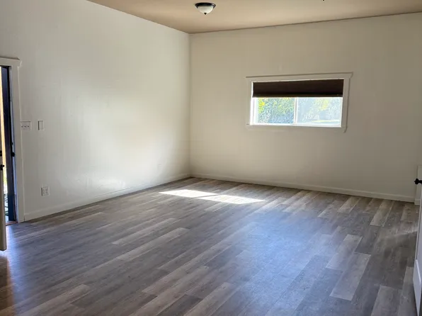 267 1/2 Adams St, Lakeside, MT 59922