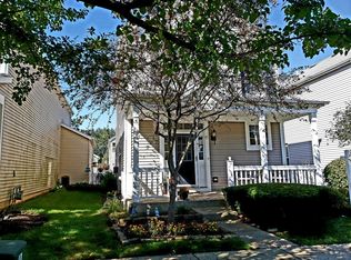 786 Golden Oak Cir, Crystal Lake, IL 60014