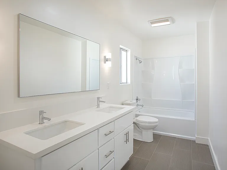377 W Lexington Dr #9 — Photo 9