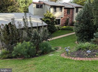 690 Twin Bridge Dr, Radnor, PA 19087