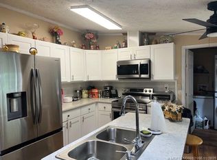 2401 NW 21st Ter, Boynton Beach, FL 33436