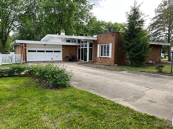2nd image of 616 Seneca Dr