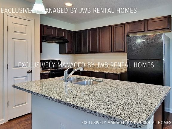 3rd image of 7907 India Ave