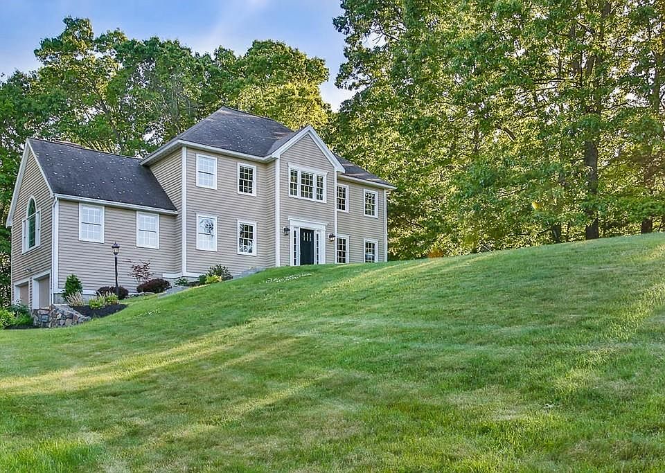 1st image of 12 Barberry Ln