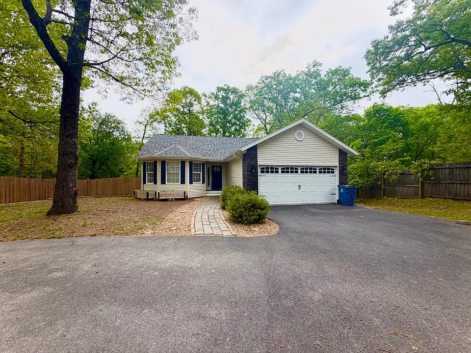 1270 Skyview Dr