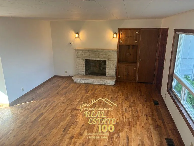 928 Southwest Bay View Lane 575tat-B - 575tat-B — Photo 2