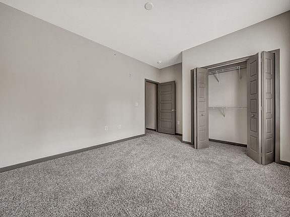 5th image of 4551 Crown Pkwy #132