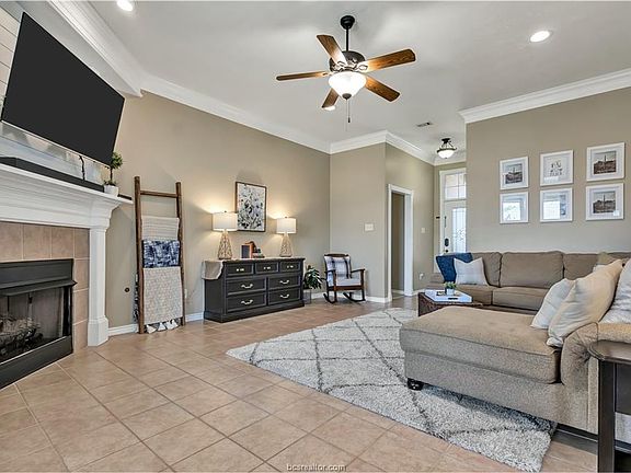 3rd image of 8407 Lauren Dr