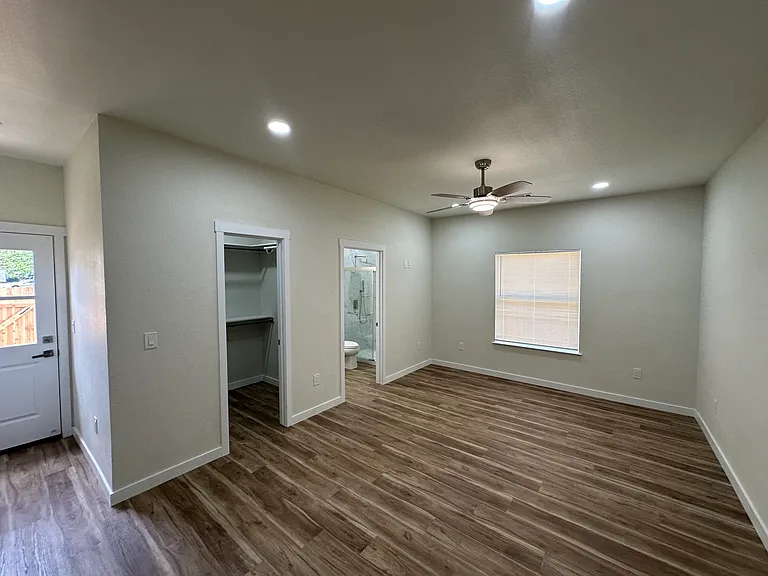1600 Woodress Ln #A AND B — Photo 14
