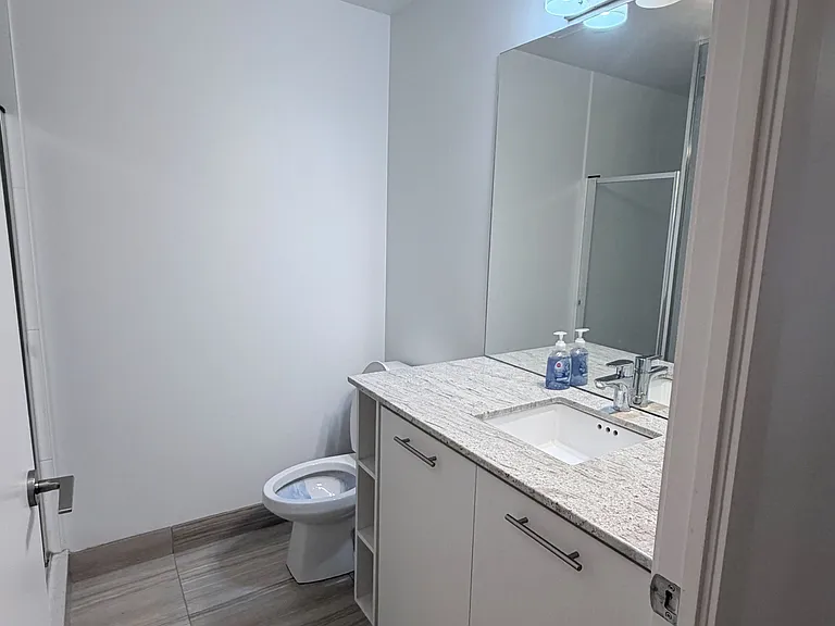 435 Richmond St W #814 — Photo 13