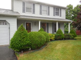 28 Kaymar Dr, Bergen, NY 14416